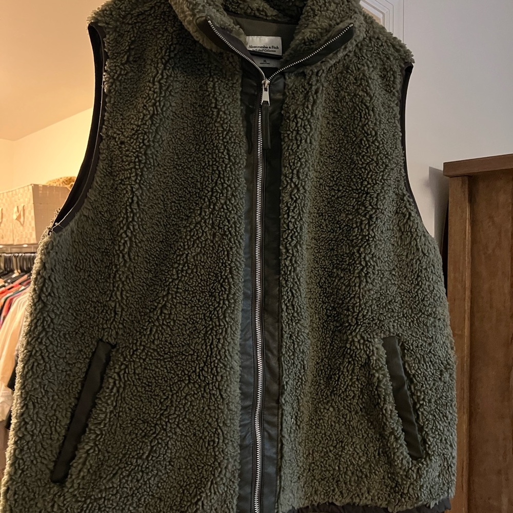 Abercrombie soft Sherpa vest